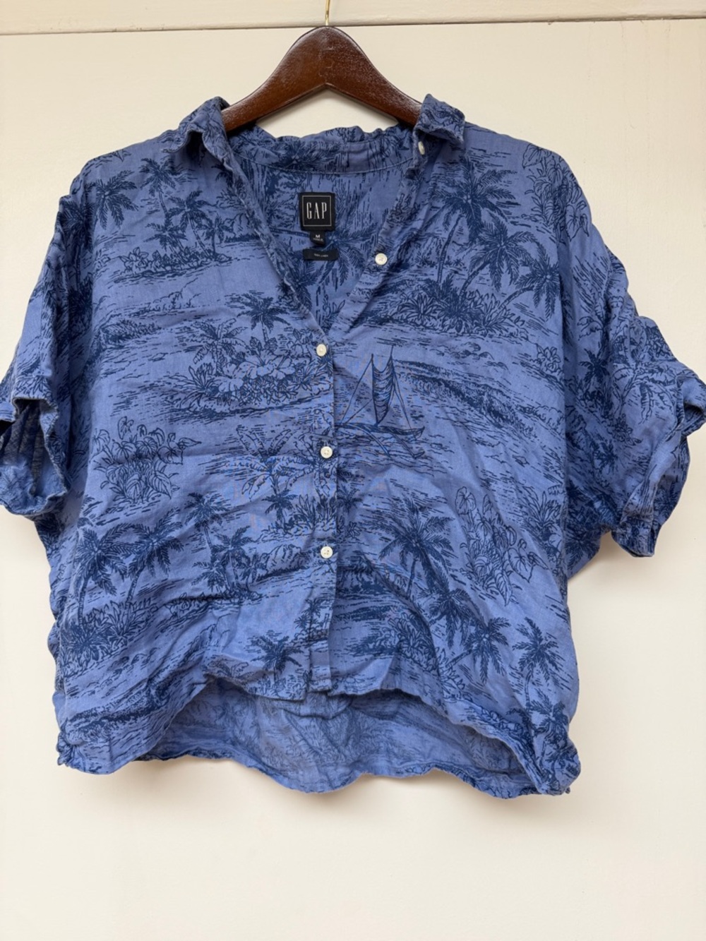 GAP Linen Blue Short Sleeve Button-Front Tropical Print Top